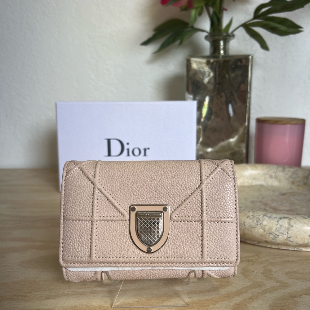 [SOLD] Dior Diorama Pink Wallet Elegant Leather Design